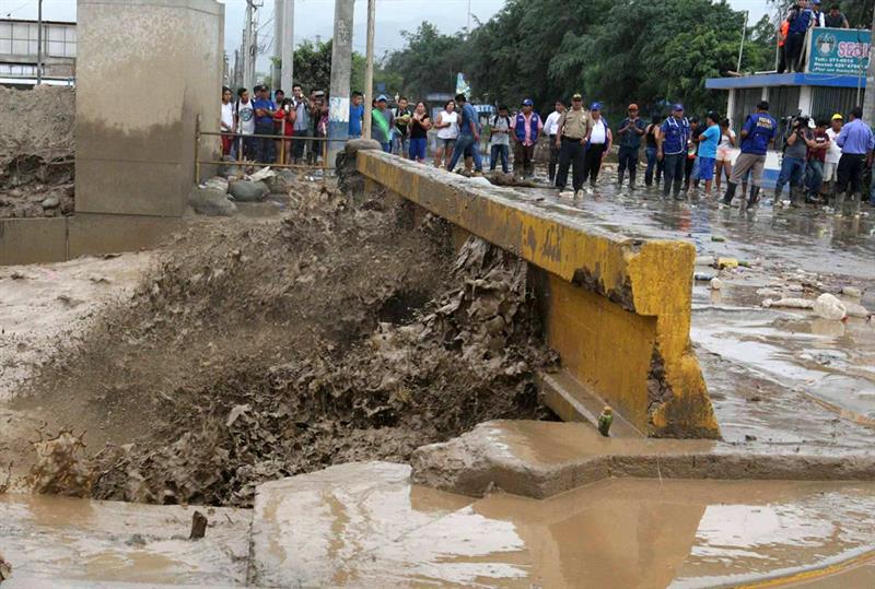 Lluvias-causan-inundaciones-en-Ecuador-y-Perú.-EFE